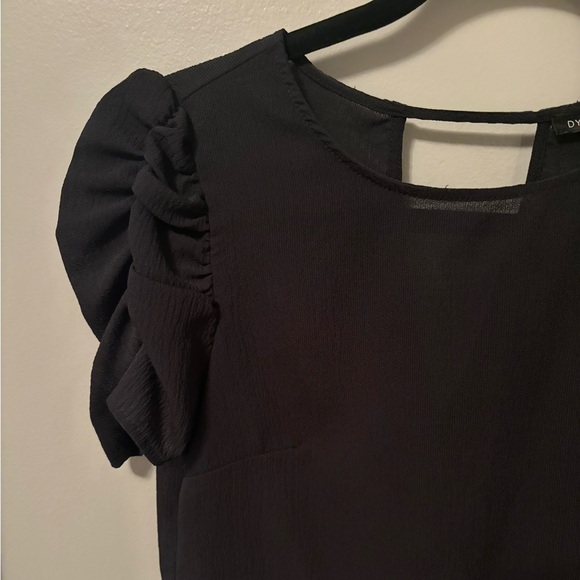 2 items for $20 / Dynamite puff sleeve blouse - XS - Picture 2 of 5